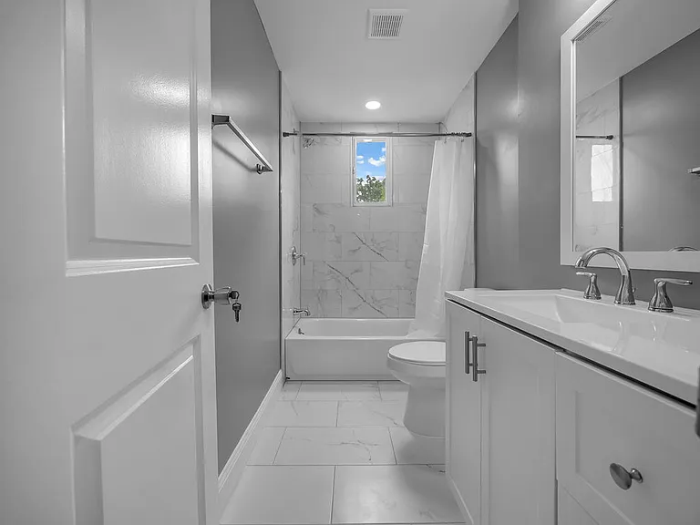 4806 Liberty Heights Ave — Photo 32