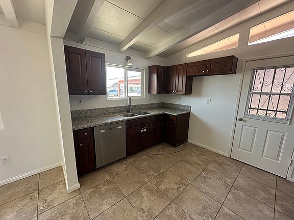 4th image of 8440 Alburtis Ave