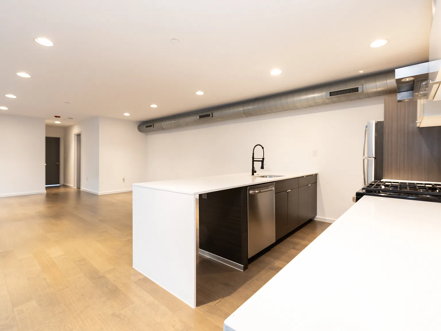 3 bed, 1500 sqft, $2,295 — Photo 4