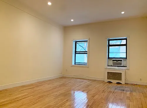 146 E 35th St #4Y Photo 1 146 E 35th St #4Y Photo 1