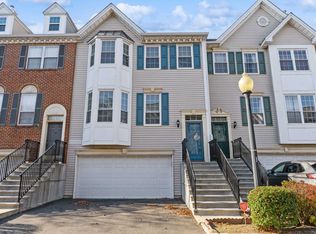 8 Fir Rd, Jersey City, NJ 07305