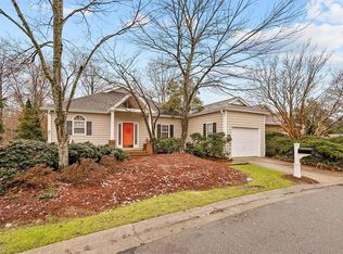 904 Flicker Ln, High Point, NC 27262