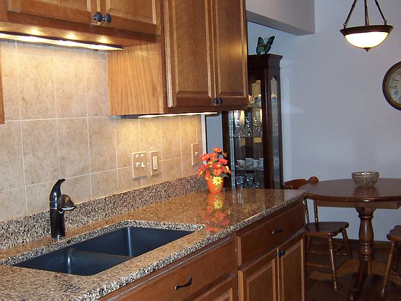 3rd image of 4401 Parklawn Ave APT 105