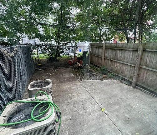 3rd image of 1736 N Sydenham St