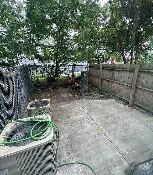 1736 N Sydenham St — Photo 3
