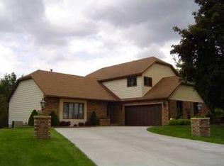 3678 Birchpond Pl, Eagan, MN 55122