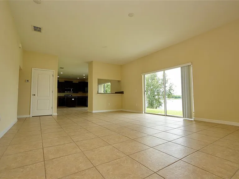2926 Youngford St — Photo 15