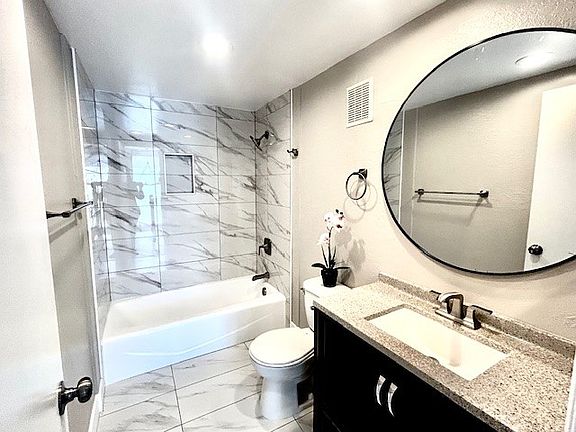 4th image of 1631 E Cypress St APT A