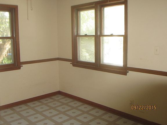 5th image of 447 Weston Ave