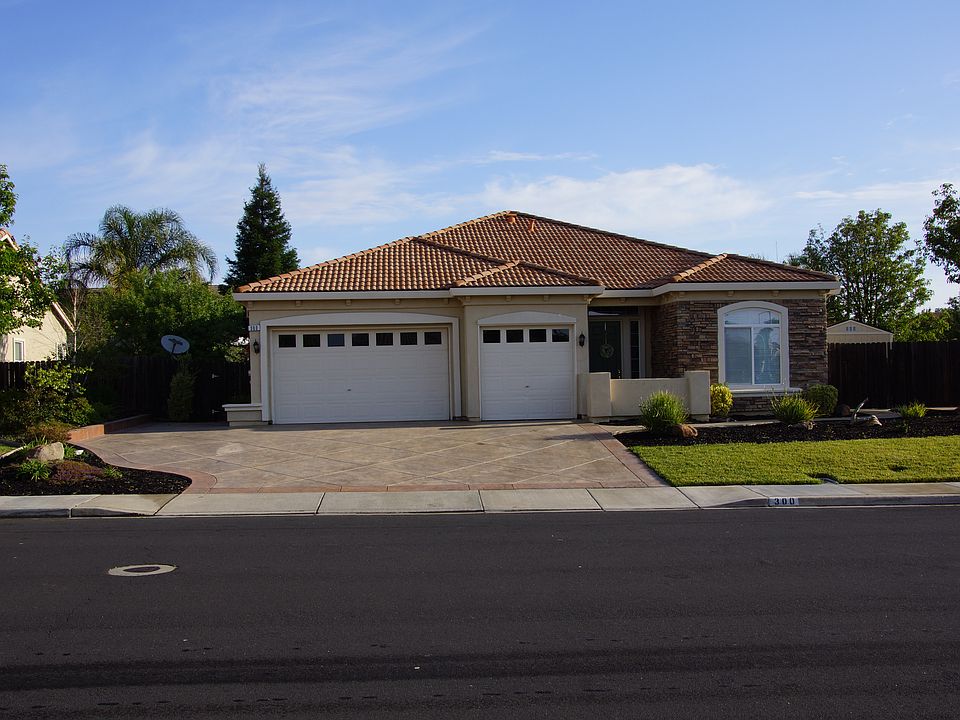 1st image of 300 Lockeford Springs Ct.