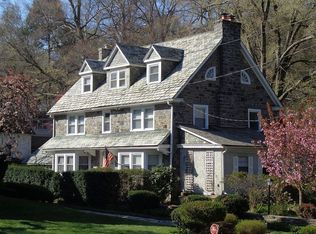 6460 Sherwood Rd, Philadelphia, PA 19151