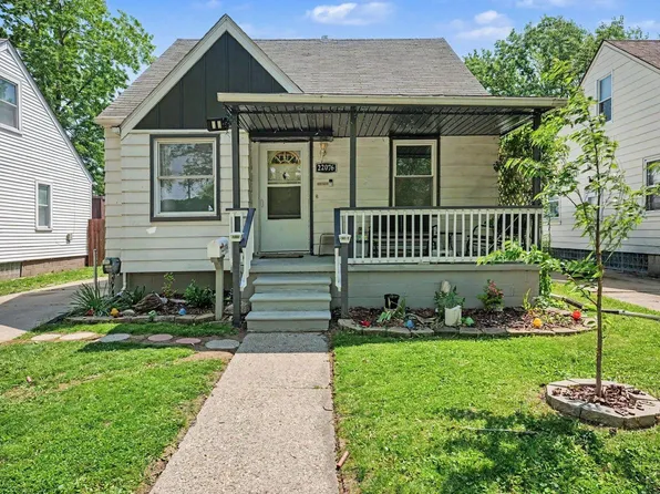 22076 Tuscany Ave, Eastpointe, MI 48021