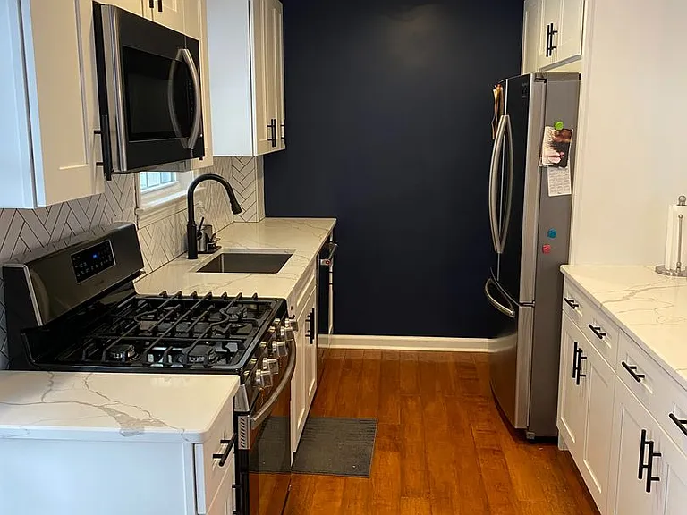 2311 Bryn Mawr Ave — Photo 6