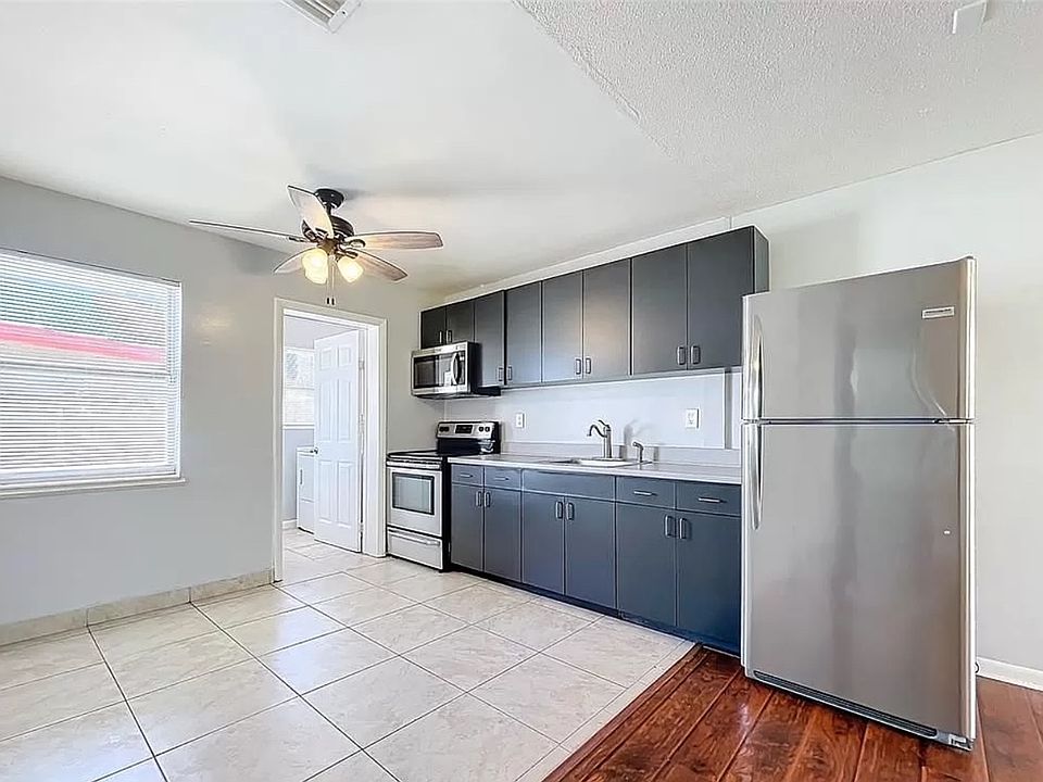 1st image of 260 NE 41st St #260