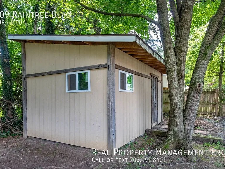 209 Raintree Blvd — Photo 44