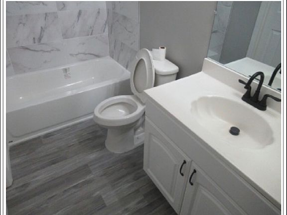 4th image of 6688 Branchview Ct