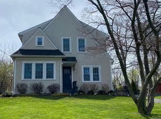 5693 Old Lakeshore Rd, Lake View, NY 14085