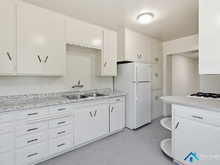 449 N Euclid Ave #H — Photo 9