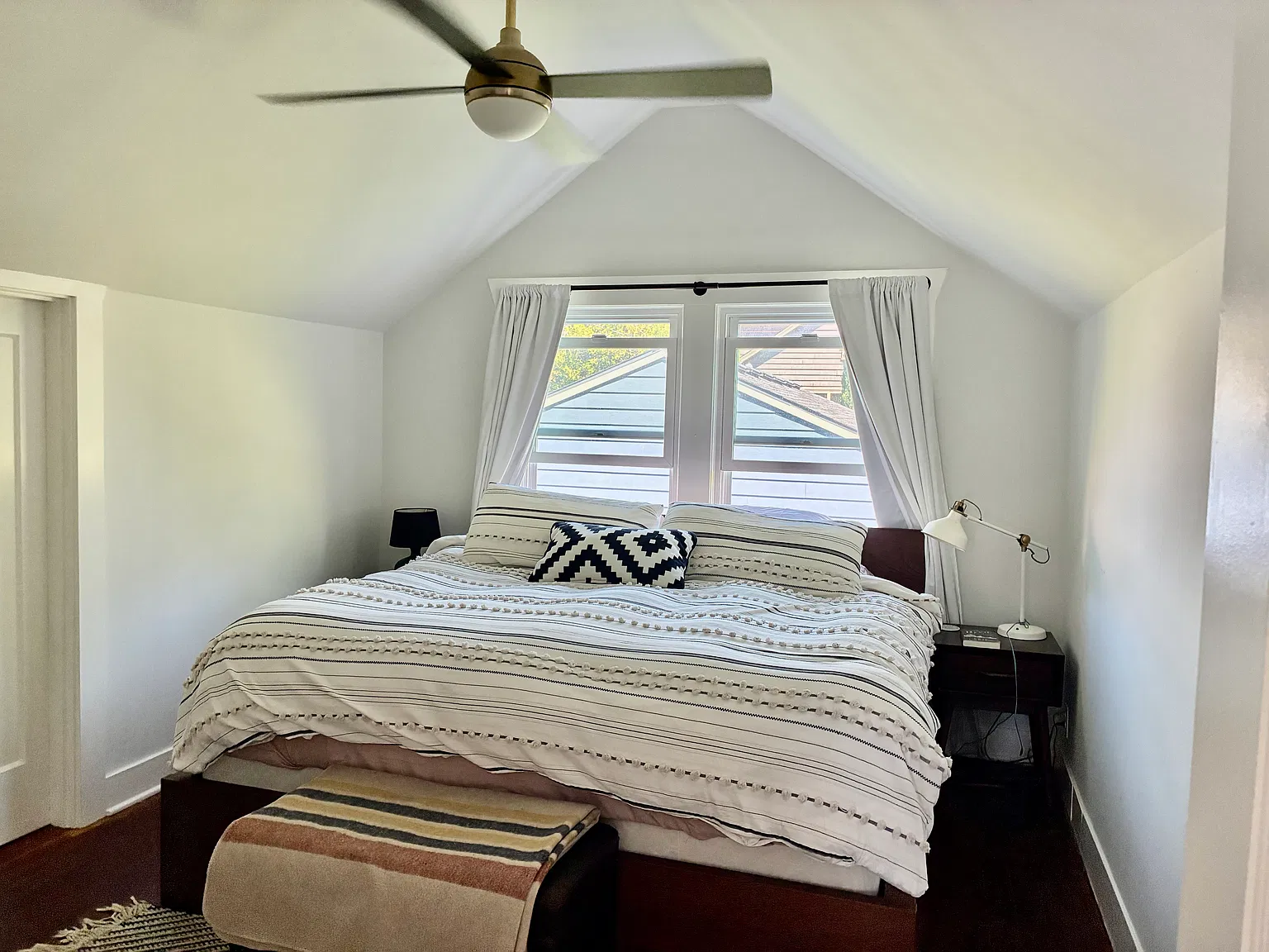 3 bed, 2588 sqft, $3,750 — Photo 2