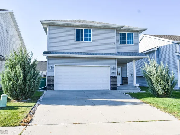 915 30th Ave W, West Fargo, ND 58078