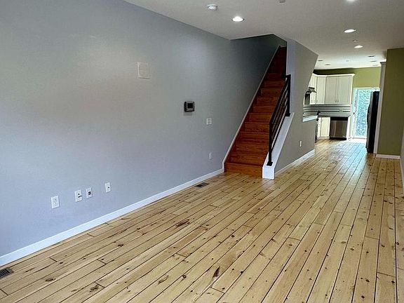 5th image of 1926 E Firth St
