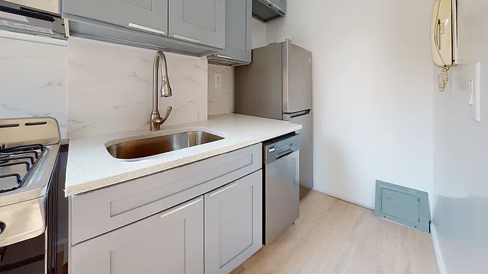 Rented by Bond New York | media 10