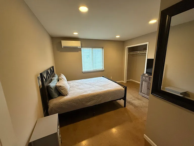 1409 Paris Rd #201 — Photo 11