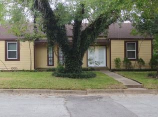 630 E Johnson St, Navasota, TX 77868