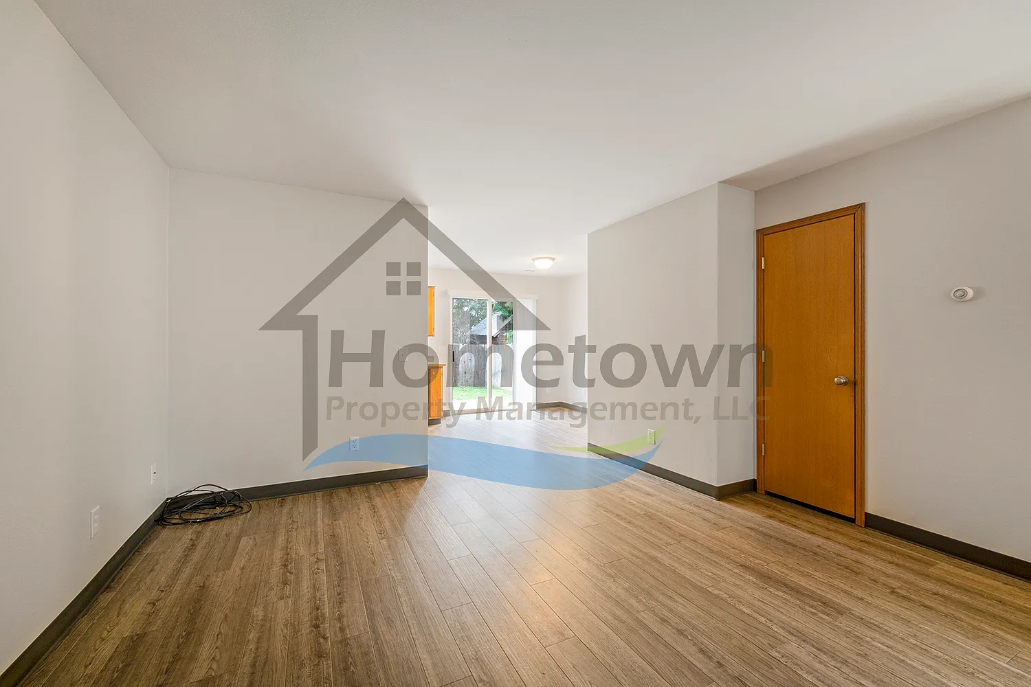 3 bed, 1.5 bath, 1080 sqft, $1,900 — Photo 4