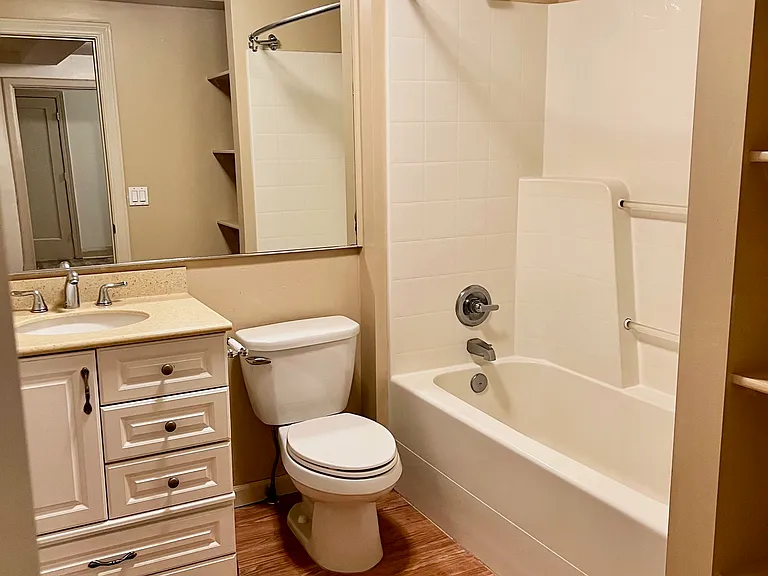 Stanford Apartments — Photo 25