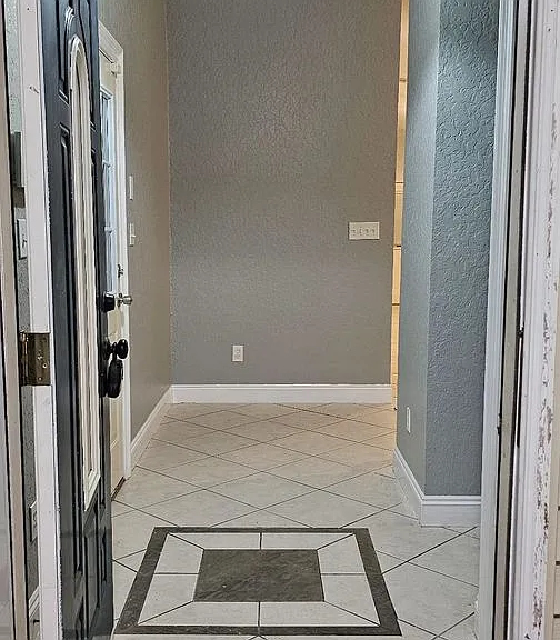 7831 Stallworth Ln — Photo 2