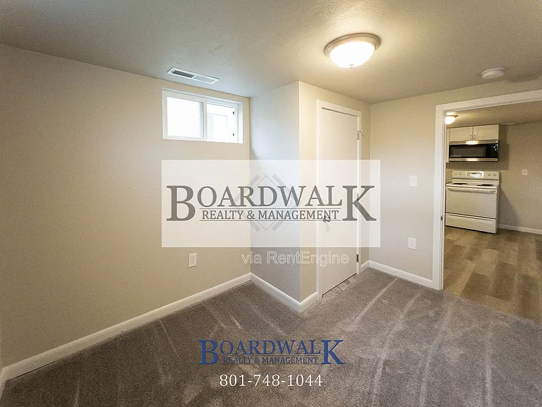 34 Glenwood Ave #BASEMENT — Photo 12