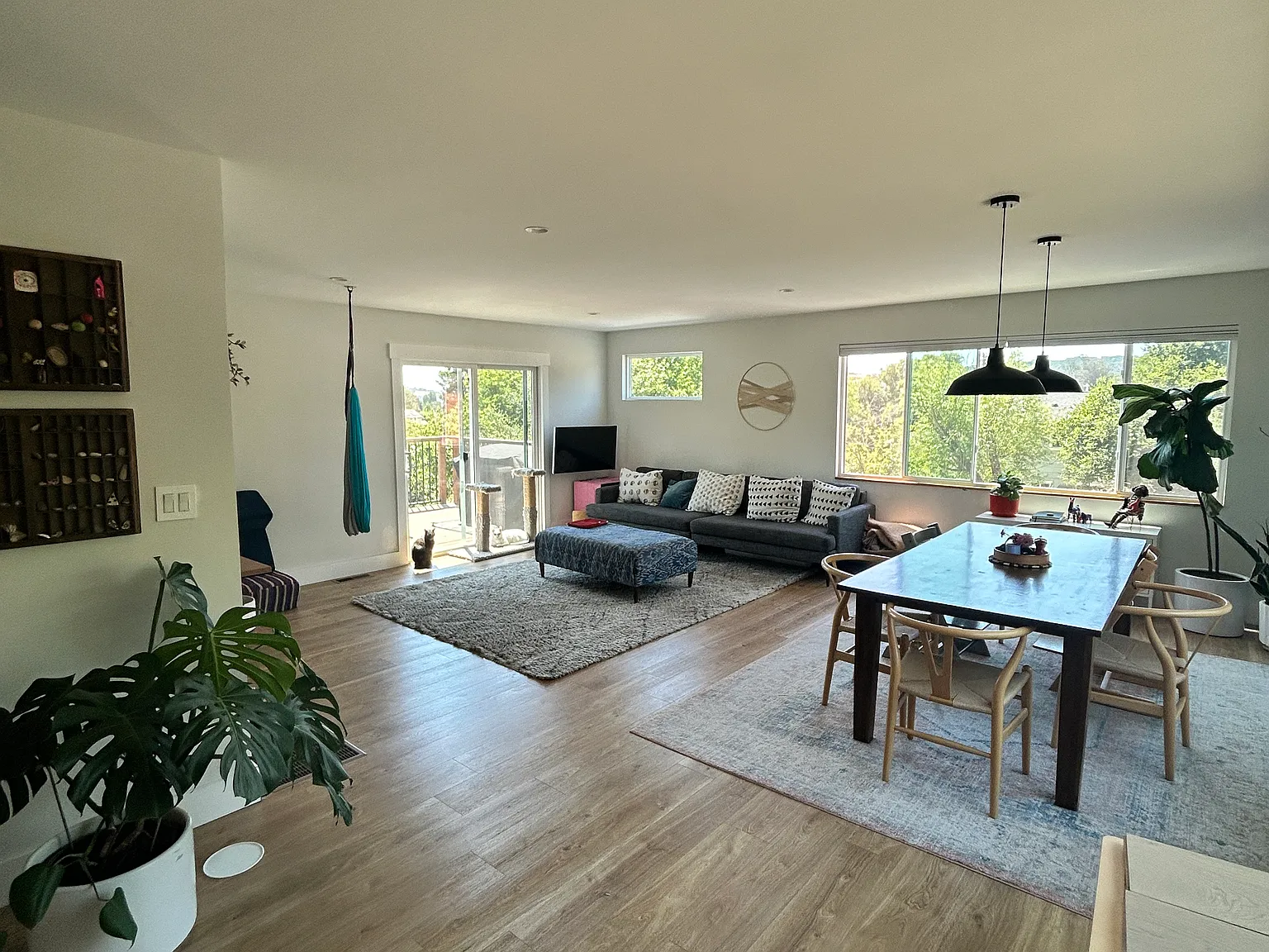 340 Paula Ln — Photo 1