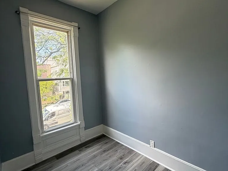 1729 N Whipple St — Photo 8