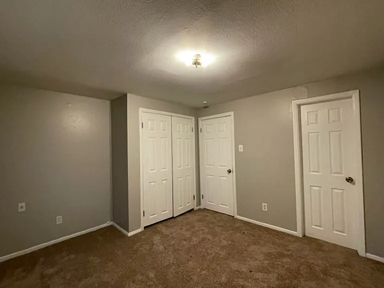 387 S Queen Cir — Photo 12