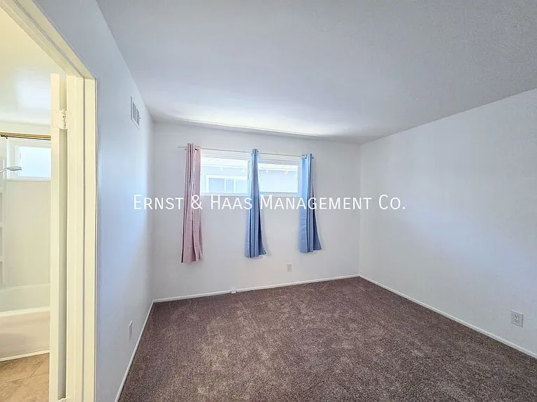 873 E Turmont St — Photo 29