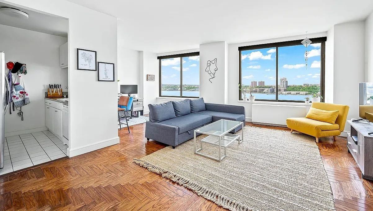 200 Riverside Boulevard — Photo 1
