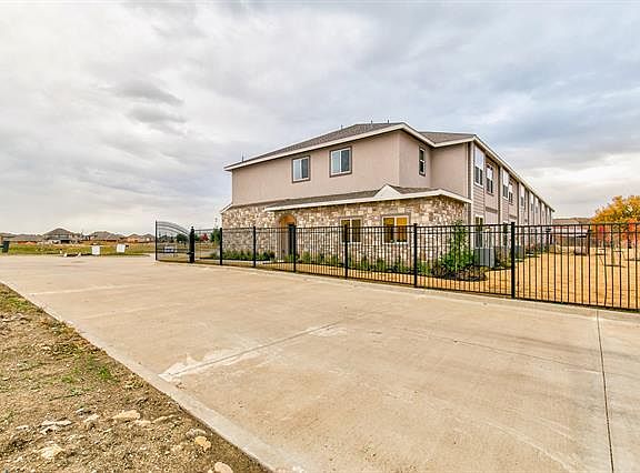 3rd image of 1205 Summerset Ln
