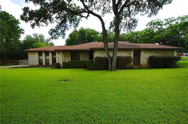 1st image of 212 Caracara Dr