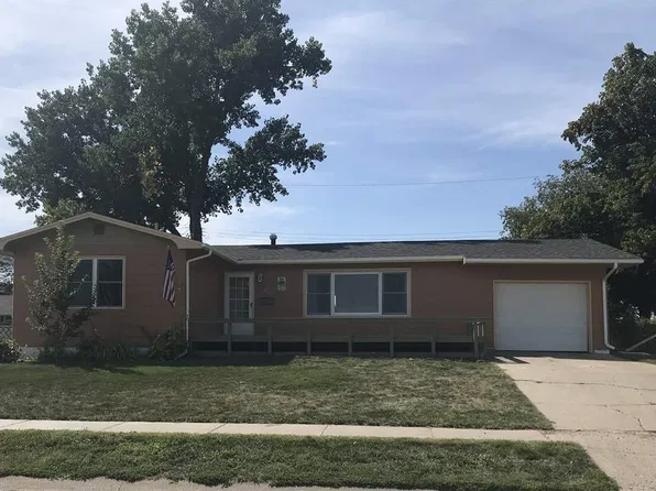 1622 13th Ave, Belle Fourche, SD 57717