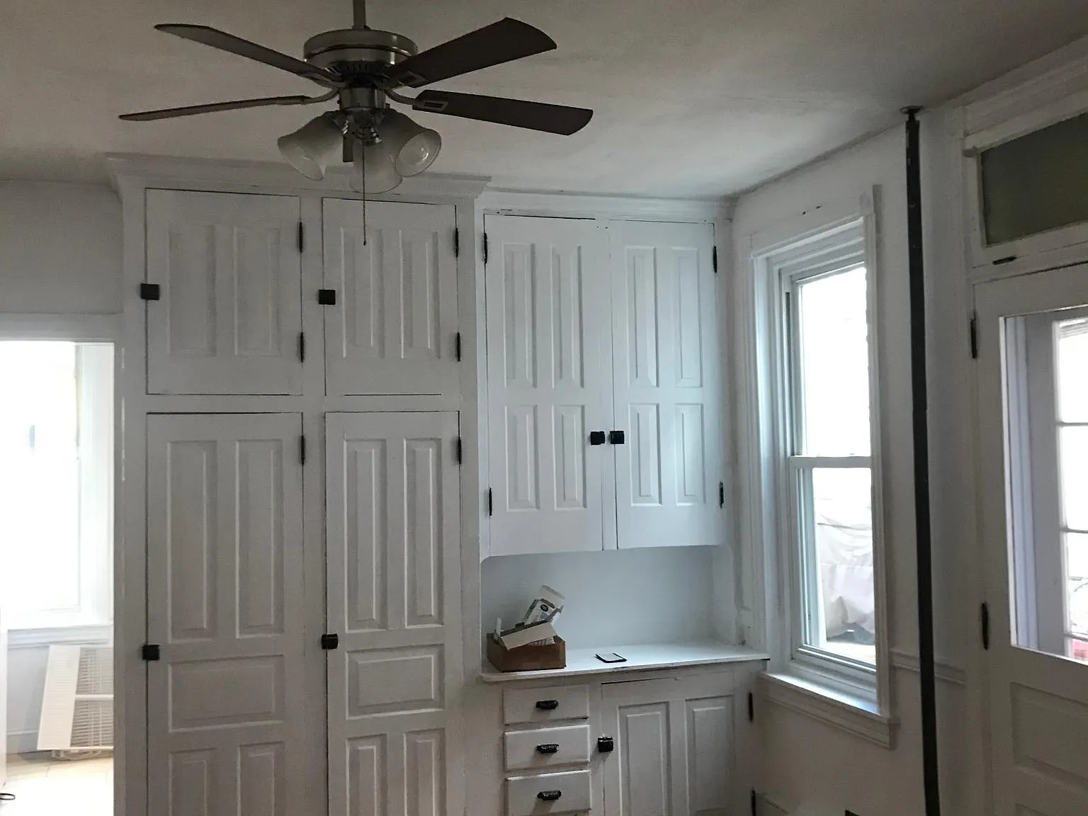 3 bed, 1.5 bath, 1818 sqft, $2,000 — Photo 3