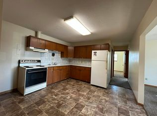 524 Neosho St APT 1, Burlington, KS 66839