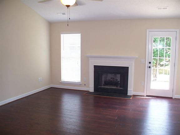 5th image of 242 W Pheasant Hill Dr