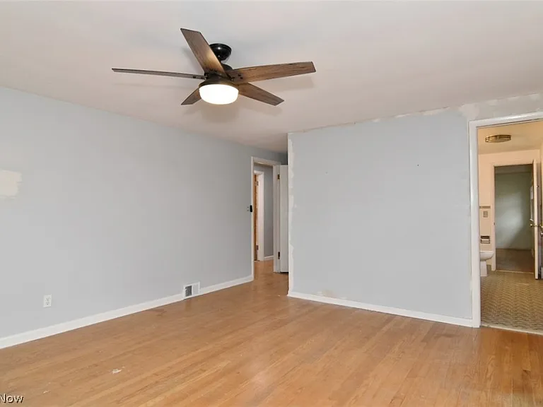 23310 Wendover Dr — Photo 35