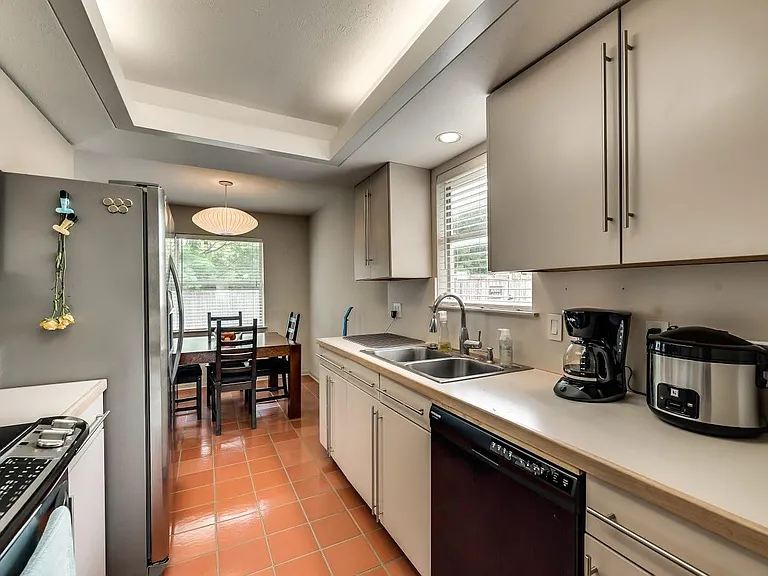 1623 Wisteria Way — Photo 9