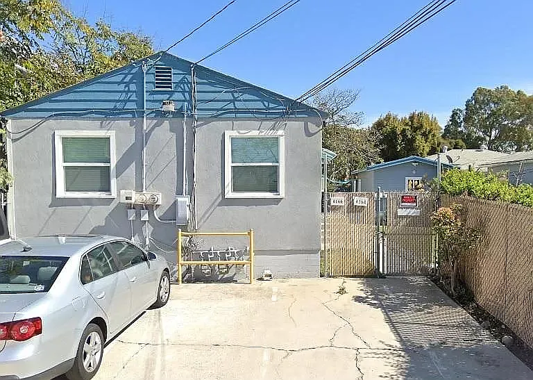 2 bed, 600 sqft, $2,400 — Photo 2