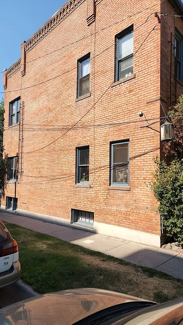 Building Photo - 237 1/2 E Front St