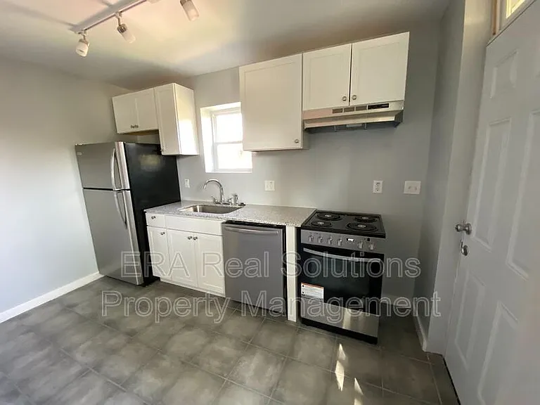 1106 Oakwood Ave — Photo 6