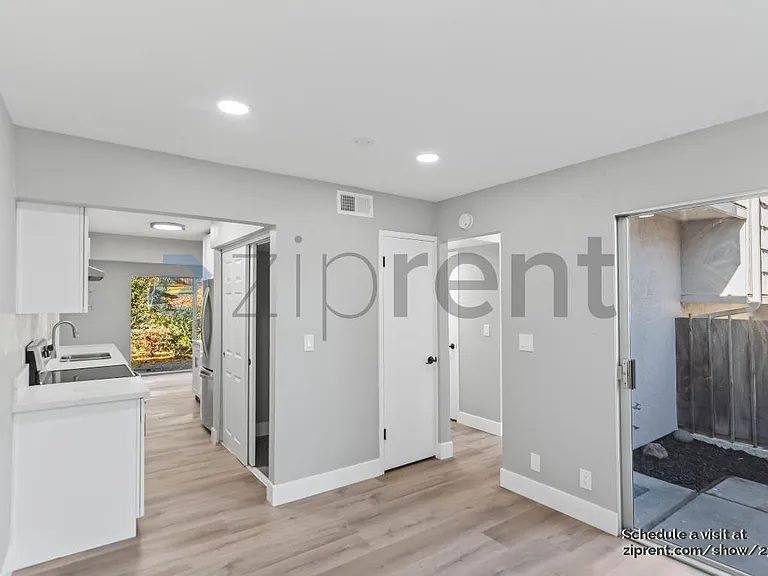 1804 Holland Dr — Photo 7