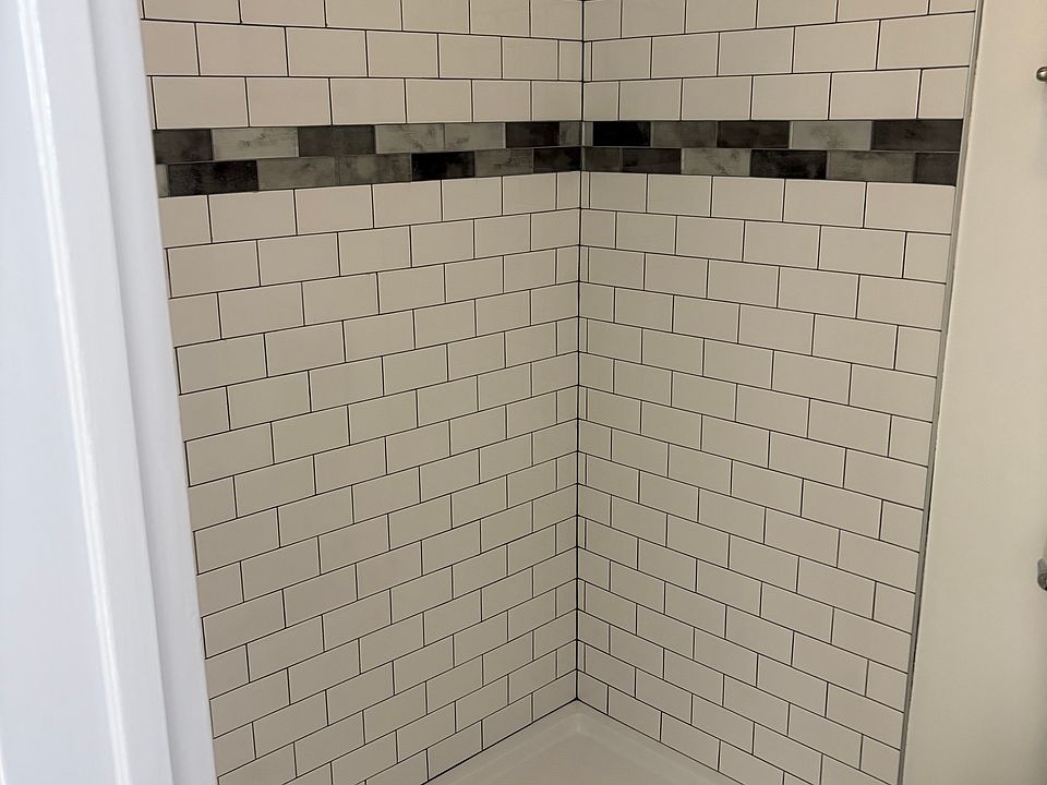 Master bath of the 2 bed/2bath, monthly rent 2,695.00